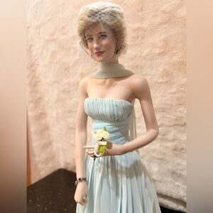 Franklin Mint 1998 Princess Diana porcelain doll in original box.